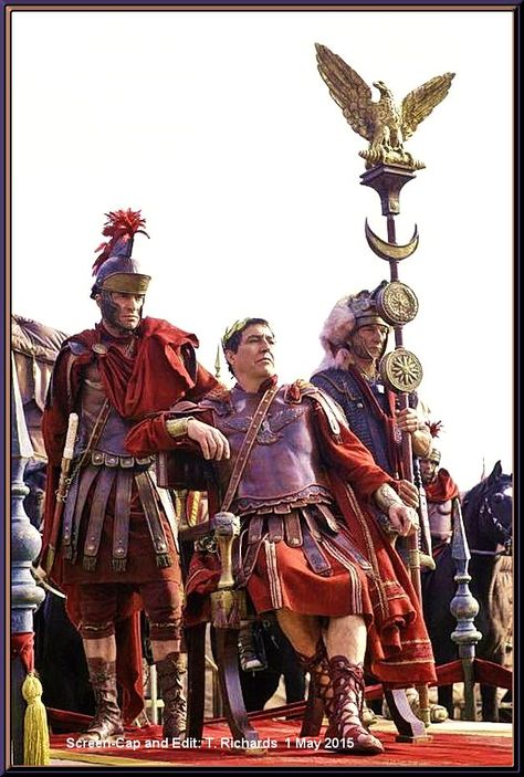 Mark Antony (James Purefoy) and Julius Caesar (Ciarán Hinds) ~ ROME, on HBO for 2005, 2006. Hbo Rome, Roman Costumes, Rome Hbo, Rome Tv Series, Roman Eagle, Gaius Julius Caesar, Ciaran Hinds, Roman Armor, Roman Warriors