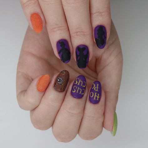 Disney Hocus Pocus Halloween Sanderson sisters spooky witch nail art Easy Hocus Pocus Nails, Hocus Pocus Nails Design, Sanderson Sisters Nails, Hocus Pocus Inspired Nails, Hocus Pocus Nail Ideas, Halloween Nails Hocus Pocus, Hocus Pocus Nails Acrylic, Hocus Pocus Nail Art, Hocus Pocus Nail Designs