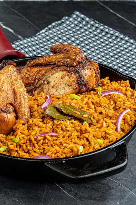 Nigerian Jollof Rice Jollof Rice Recipe, Sweet Fried Plantains, African American Food, Kitchen Video, Nigerian Recipes, Jollof Rice, Clam Recipes, Nigerian Food, Plantains Fried