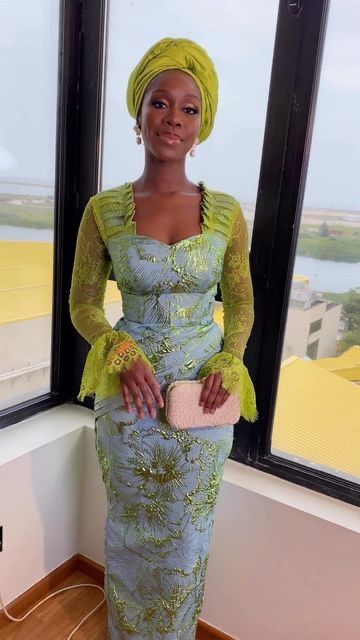 Elegant brocade asoebi style. #asoebi Brocade Asoebi Styles, Brocade Asoebi, Lace Aso Ebi Styles, Groom Makeup, Asoebi Lace Styles, Nigerian Dress Styles, Asoebi Style, Aso Ebi Lace Styles, Sister Of The Groom