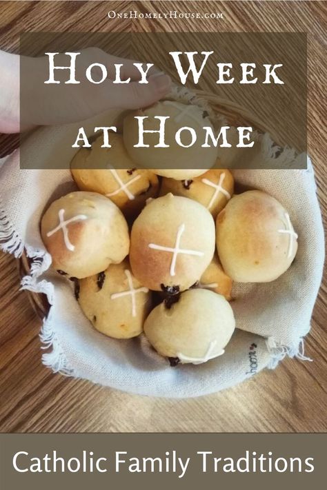 Good Friday Traditions, Lent Decorations For Home, Good Friday Dinner, Lent Decor, Lent Traditions, Lent Decorations For Church, Holy Week Activities, Lent Season, Catholic Kids Activities