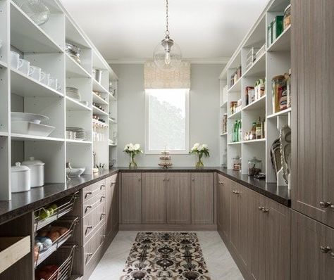 10 Walk-In Pantry Ideas - Designing the Perfect Storage for Your Kitchen - Melanie Jade Design Walk In Pantry Ideas, Dream Pantry, Farmhouse Pantry, Pantry Room, Organized Pantry, Custom Pantry, Pantry Remodel, Shelving Storage, Pantry Shelving