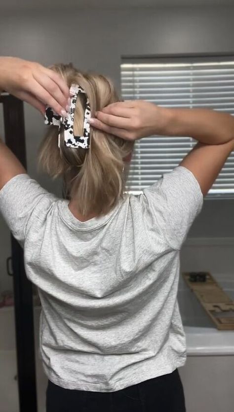 If you have long hair and love a good claw clip hack, this tutorial is for you! Follow along to learn how to get a claw clip to hold all of your long hair for a long time! How To Style Large Hair Clip, How To Fix Hair With Claw Clip, How To Wear A Claw Clip, Large Claw Clip Hairstyles, How To Put Hair Up With Claw Clip, Claw Clip Hacks, Long Hair Claw Clip, Hair 2024, Dress Alterations