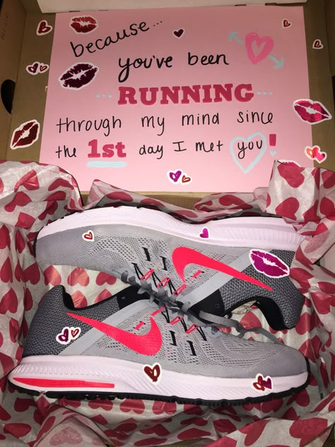 boyfriend Valentine's Day gift #diy #nike Nike Shoes Gift For Boyfriend, Sneakers Gift For Boyfriend, Shoe Gift For Boyfriend, Shoes Gift For Boyfriend, Dates Gift Ideas, Bf Birthday, Jordan Gift, Spongebob Faces