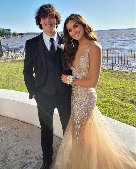 Gold Formal Dress With Date, Golden Hour Prom Dress, Gold Long Prom Dresses, Gold And White Dress Prom, Champagne Hoco Dress Couple, Prom Couples Gold, Tan Prom Dress With Date, Cream Prom Dress Champagne, White And Gold Prom Dress Couples