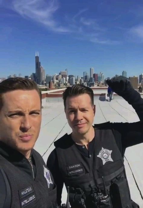 [Jesse Lee Soffer][Jon Seda] Chicago Fire Dawsey, Patrick John Flueger, Jon Seda, Chicago Crossover, Chicago Pd Cast, Antonio Dawson, Hank Voight, Jason Beghe, Johnny Depp Style