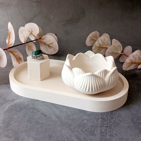 Jewelry Dish Aesthetic, Dish Aesthetic, Modern Wedding Jewelry, Concrete Ring, Lotus Candle Holder, Lotus Petal, Lotus Candle, Aesthetic Candles, Oval Tray