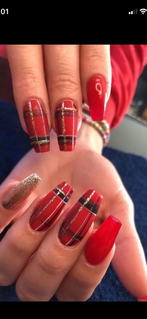 Tartan Nail Designs, Flannel Nail Design, Red Tartan Nails, Christmas Plaid Nails Design, Blue Plaid Nail Designs, Red Plaid Nail Designs, Flannel Nail Art, Christmas Nails Plaid, Plaid Nails Christmas