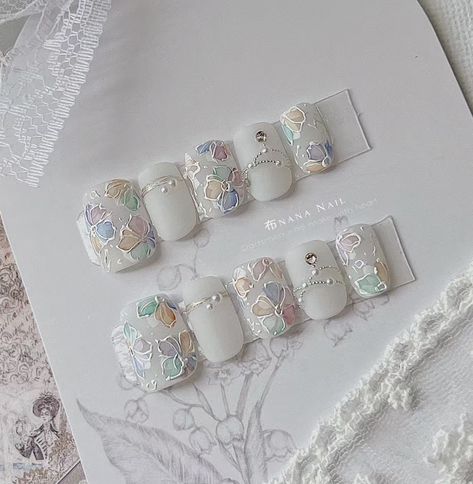 Korean Nail Designs Trends, Japanese Nail Designs Kawaii, Short Nails Japanese, Japanese Nails Short, Japanese Nail Art Elegant, Japanese Inspired Nails, Korea Nail Art, Asian Nail Art, Japanese Nail Design