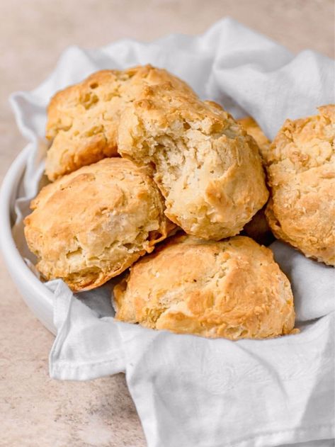 Almond Milk Biscuits Recipe, Buttermilk Biscuit Recipe, Buttermilk Biscuit, Milk Biscuits, Easy Biscuit Recipe, Fluffy Biscuits, Homemade Almond Milk, Biscuits Easy, Homemade Biscuits