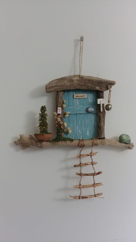 Handmade Room Decoration, Miniature Door Diy, Clay Room Decor Diy Ideas, Home Decor Handmade Crafts, Pine Wood Crafts, Handmade Room Decor Ideas, Handmade Home Decor Ideas Crafts, Simple Handmade Gifts, Small Handmade Gifts