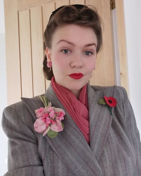 40s Hairstyles, Vintage Ootd, 1940s Hairstyles, 40s Fashion, 1940s Dresses, Vintage Glam, Pin Up Style, 1940s Fashion, Vintage Girls