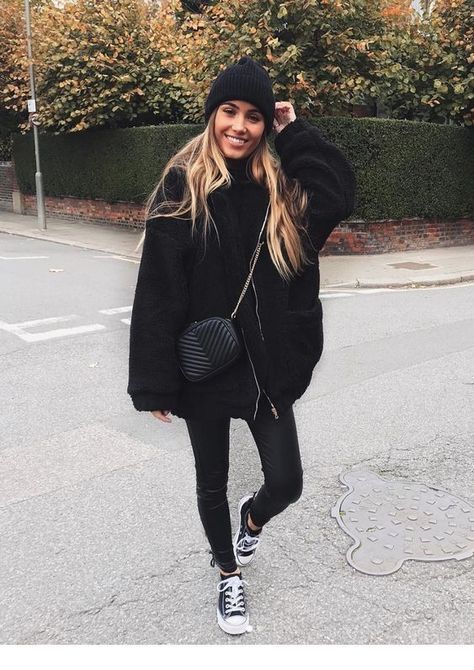 Kate Hutchins, All Black Outfits For Women, All Black Outfit, Mode Inspo, Winter Mode, Autumn Outfit, Fall Winter Style, Mode Inspiration, Winter Fashion Outfits