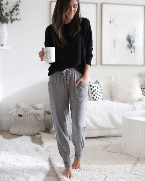 Lounge Wear Stylish, Leisure Wear Women, Lounge Outfits, Homewear Fashion, Grey Long Sleeve Shirt, Cute Spring Outfits, Lazy Day Outfits, Design Textile, Looks Style