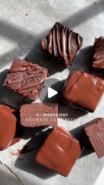 FunDietRecipes on Instagram: "Brownies Bites Just From 4 Ingredients?! Healthy, Quick & Easy Recipe

Credit: https://www.tiktok.com/@lilsipper_official

Ingredients:
3 ripe bananas
4 scoops of Cacao protein powder
2/3 cup of Organic Red Cacao Powder

#brownies #nobakedessert #proteindessert #proteinbrownies #proteindessert #proteinrecipes #veganbrownies #eggfree #grainfreebrownies #nutfreebaking #bananabrownies #3ingredientbrownies #healthybrownies #easybking #easyrecipes #healthydessert" Easy Brownie Recipe 3 Ingredients, Brownies Bites, Nut Free Baking, 3 Ingredient Brownies, Deficit Meals, Grain Free Brownies, Exercise Food, Banana Brownies, Protein Brownies