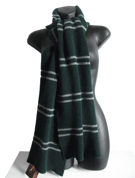 Slytherin Accessories, Slytherin Scarf, Harry Potter Script, Slytherin Uniform, Slytherin Clothes, Slytherin Outfit, Slytherin Fashion, Hogwarts Uniform, Hogwarts Outfits