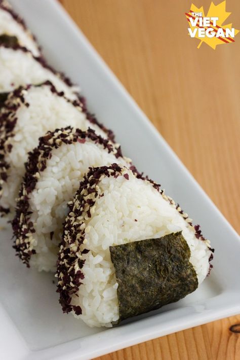 Vegan Miso Dulse Onigiri - The Viet Vegan Rice Triangles, Onigiri Recipe, Vegan Japanese, Miso Paste, Vegan Sushi, Vegan Asian, Vegan Bowls, Vegan Meal Prep, Vegan Appetizers