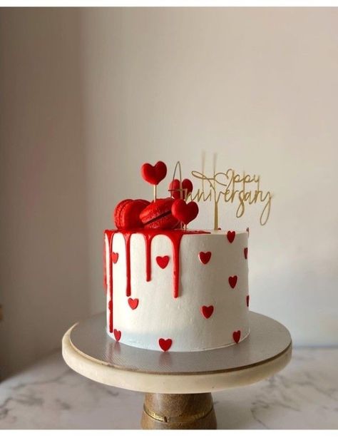 Simple Aniversary Cakes, Cake Designs For Valentines Day, Simple Cake For Anniversary, Annivarsy Cake Ideas, Cakes Design For Anniversary, Birthday Cake Valentines Day, Cake Designs Anniversary Simple, Cake With Hearts On It, Anniversary Cake Simple Design