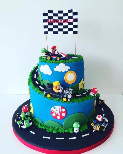 Mario Kart cake, absolutely incredible! Mario Go Kart Birthday Party, Mario Bday Cake Ideas, Mariokart Birthday Cakes, Mario Movie Birthday Cake, Mario Birthday Cake 5, Super Mario Race Track Cake, Mario Kart Cake Pops, Super Mario Kart Birthday Cake, Mario Cakes For Boys