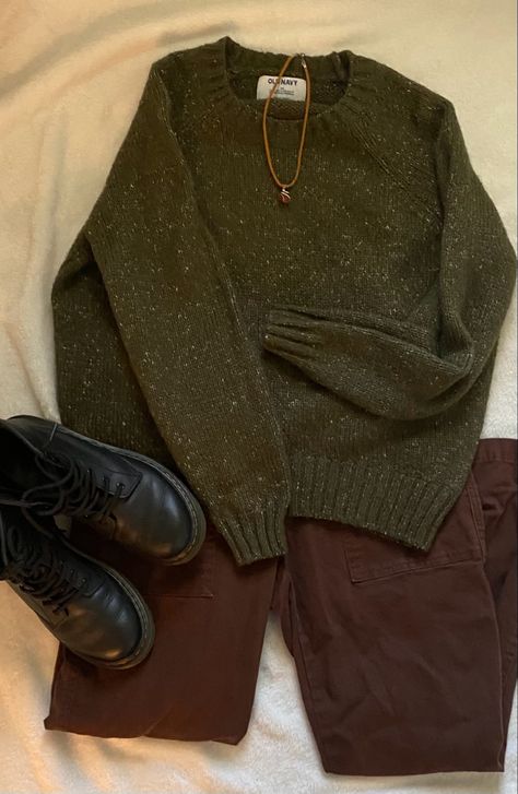 Brown And Forest Green Aesthetic, Green Knit Sweater Outfit, Forest Academia Outfit, Faiza Core, Dark Green Outfit Ideas, Forest Academia, Green Dark Academia, Aussie Winter, Downtown Outfits