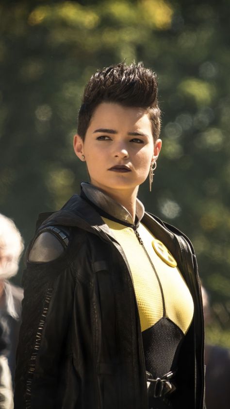 Negasonic Teenage Warhead Nerd Hair, Negasonic Teenage, Brianna Hildebrand, Deadpool 2, Haircut Styles For Women, Short Haircut Styles, Hairstyle Names, Hipster Man, Best Short Haircuts