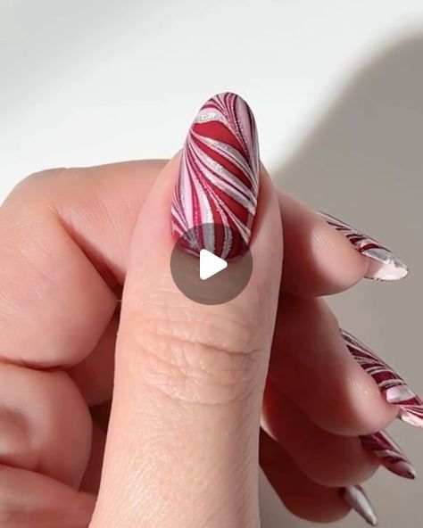 Water Marble Nail Art Tutorial, Watermarble Nail Art, Geeky Nails, Water Marble Nail Art, Creative Nail Art, Water Marble Nails, Nail Techniques, Marble Nail Art, Fancy Nails Designs