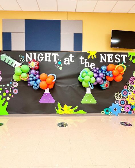 Audubon’s Science Night! Such a fun event for students and their family! S.T.E.A.M Science 🧪 Technology 💻 Engineering 🏗️ Art 🎨 Math 🧮… | Instagram Science Night Decorations, Math Party Decorations, Stem Rockets, Easy Math Activities, Mad Science Party, Easy Math, Art Math, Engineering Art, Science Boards