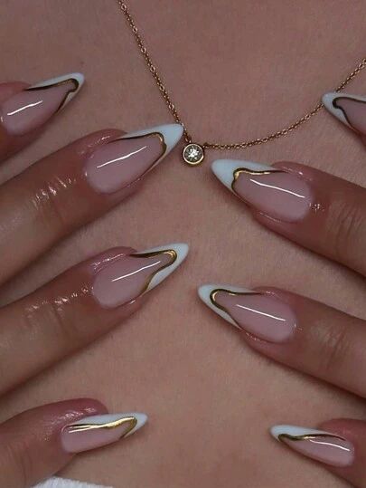 Natural Nail Ideas Designs, Cute Almond Shaped Acrylic Nails, Md Nails Ideas, Girly Nail Art Designs, Gel X Apres Nails, Butterfly Nails Gold, Gold Nail Ideas Acrylic, Gel X Nail Ideas Simple, Medium Stiletto Nails Designs