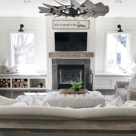 Great Room Addition, Farmhouse Fireplace Decor, Fireplace Windows, Family Room Addition, Living Room Built Ins, Room Addition, Fireplace Built Ins, Casa Country, Farmhouse Fireplace