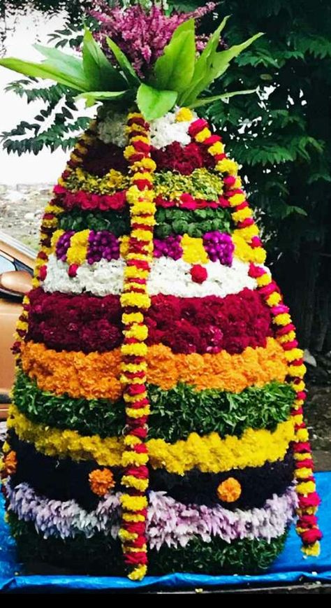 Batukamma Decoration, Bathukamma Decoration Ideas, Bhathukamma Festival, Bathukamma Images, Batukamma Images, Door Flower Decoration, Chota Bheem, Growth Challenge, Devotional Topics