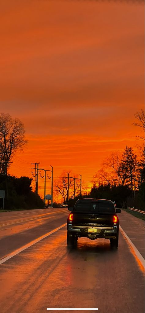 Orange Western Aesthetic, Trucks Astetic, Aesthetic Truck Pictures, Black Truck Aesthetic, Orange Truck Aesthetic, Western Sunset Aesthetic, Country Truck Aesthetic, Cowboy Truck, Country Aesthetic Truck