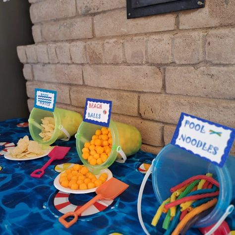 Pool Party Theme Birthday, Tropisk Fest, Water Birthday Parties, Pool Party Snacks, Mallorca Party, Water Birthday, Pool Party Food, Birthday Pool Party, Bach Bash