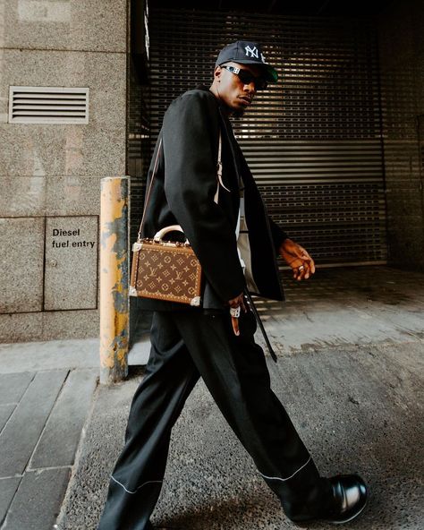 Joey Badass, Dapper Dudes, Artist Wall, Street Fashion Men Streetwear, Guys Clothing Styles, Mens Fashion Casual Outfits, Casual Design, Men Looks, Mens Streetwear