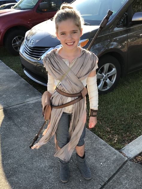 Diy Rey Costume Star Wars, Rey Costume Diy, Kids Star Wars Costumes, Rey Star Wars Costume, Diy Karneval, Star Wars Costumes Diy, Family Costumes Diy, Disfraz Star Wars, Diy Star Wars