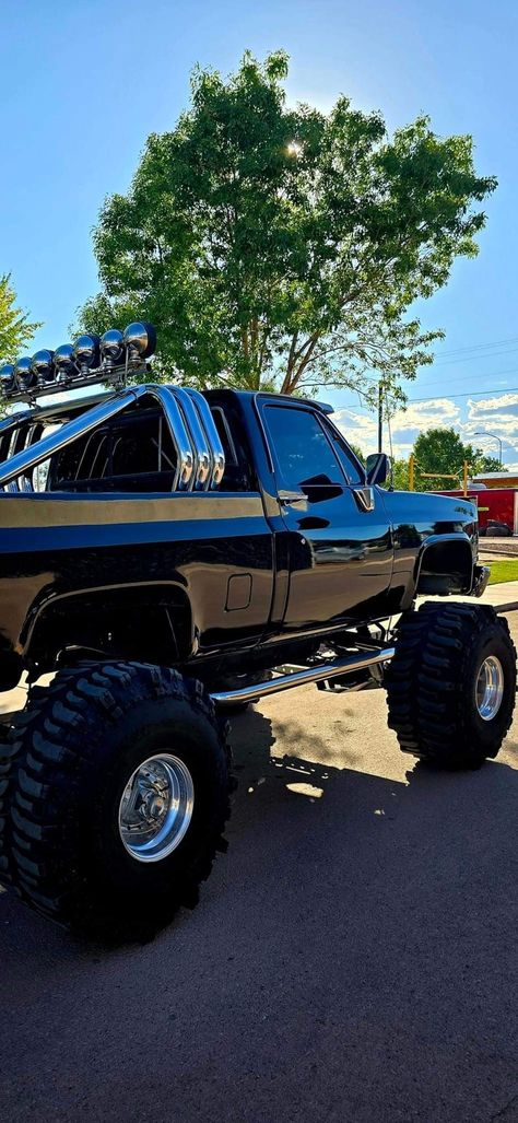 Lifted Cateye Chevy, Chevy Cateye, Cateye Chevy, Classic Cars Trucks Chevy, Trucks Chevy, Chevy Trucks Silverado, 4x4 Truck, Lifted Chevy, Jacked Up Trucks