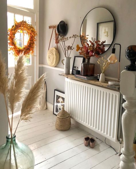 5 Small And Narrow Entryway Design Ideas For Seriously Stylish Hallway Decor — MELANIE LISSACK INTERIORS Autumn Hallway Decor, Kerry Lockwood, Small Hallway Decor, Narrow Entrance, Small Entrance Halls, Entryway Design Ideas, Boho Hallway, Industrial Boho, Entryway Design