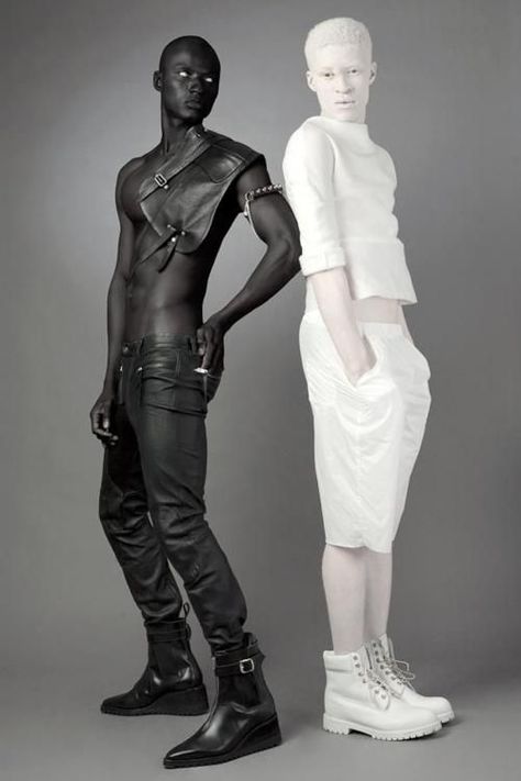 really cool contrast photo Albino Model, Shaun Ross, Celebrity Photographers, People Of The World, Dark Beauty, Interesting Faces, Black Is Beautiful, Character Inspiration, Editorial Fashion