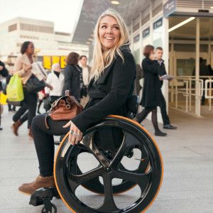 People In Wheelchairs, Wheelchairs Design, Transport Wheelchair, Wheelchair Fashion, Outdoor Technology, Wheelchair Women, Power Chair, Manual Wheelchair, Wheelchair Accessories