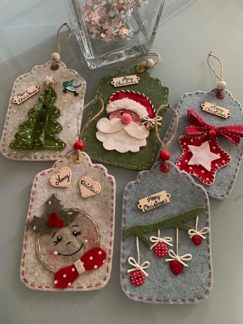 Diy Felt Christmas Ornaments, Felt Crafts Christmas, Felt Christmas Decorations, Deck Decorating Ideas, Holiday Crafts Christmas, Christmas Ornaments Homemade, Felt Christmas Ornaments, Fabric Christmas Ornaments, Christmas Tags