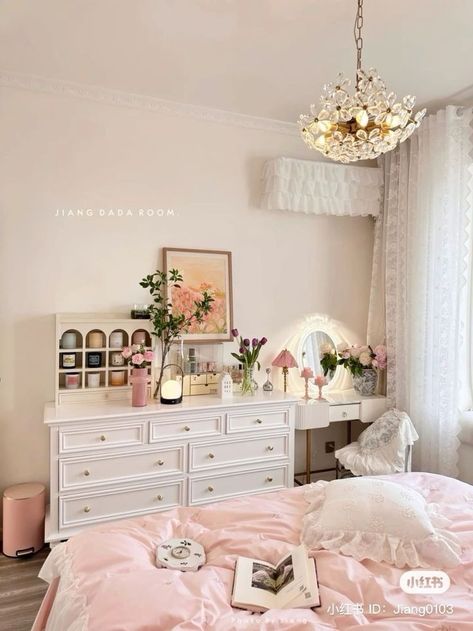 Romantic Room Color Scheme, Neutral Pink Room Aesthetic, Soft Girly Room Aesthetic, Cozy Girly Bedroom Aesthetic, Pink And Cream Bedroom Aesthetic, Simple Feminine Bedroom, Pink Academia Room, Modern Coquette Room, Coquette Dresser Decor