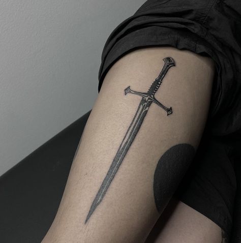 Swords On Leg Tattoo, Claymore Tattoo Swords, Longsword Tattoo, Tattoo Swords Men, Dagger Leg Tattoo, Greatsword Tattoo, Dager Tattoos, Simple Dagger Tattoo, Daemon Targaryen Aesthetic