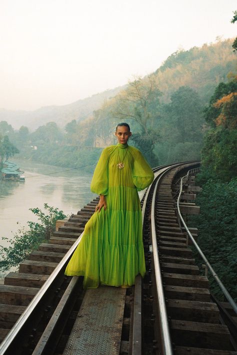 Binx Walton, Fashion Catwalk, Lime Green Dress, Art Partner, Mode Editorials, Tim Walker, High Fashion Photography, Vogue Uk, Fashion Photography Inspiration