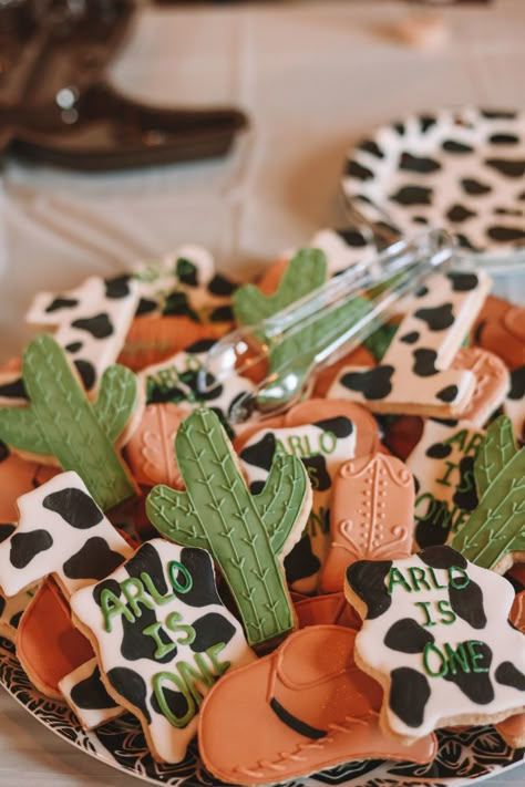 Rodeo Themed 3rd Birthday, Boho Cowboy Birthday Party, Cowboy Theme Party For One Year Old, 1 Year Cowboy Birthday, Western Theme One Year Old Party, Western First Birthday Centerpiece, Cowboys First Birthday, My First Rodeo Birthday Boy Neutral, Wild One Cowboy Birthday