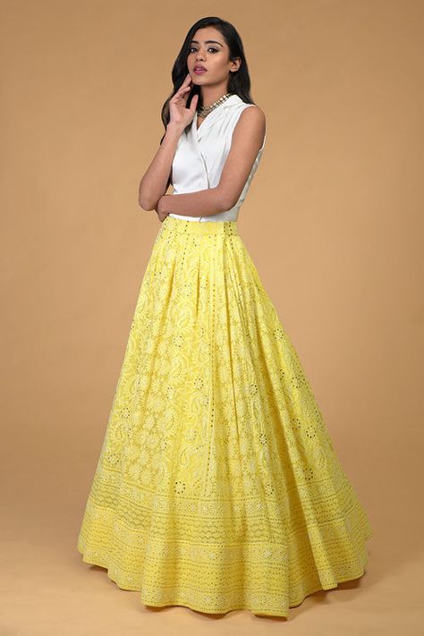 Skirt And Top Indian, Lehenga Yellow, Designer Dress For Men, Chikankari Lehenga, Saree Wearing, Saree Wearing Styles, Ladies Day Dresses, Designer Gown, Lehenga Skirt