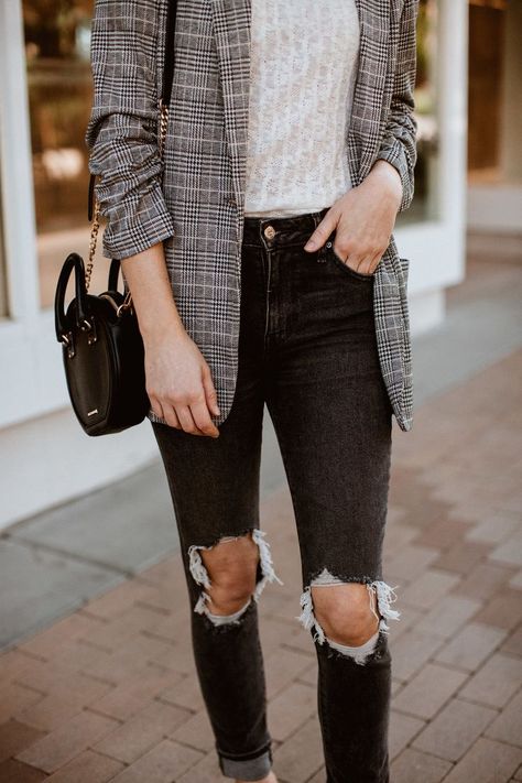 Black Boyfriend Blazer Outfit, Check Blazer Outfit, Blazer Outfit Fall, Houndstooth Blazer Outfit, Boyfriend Blazer Outfit, Casual Blazer Outfits, Fall Outfit Ideas Casual, Plaid Blazer Outfit, Blazer Outfit Ideas