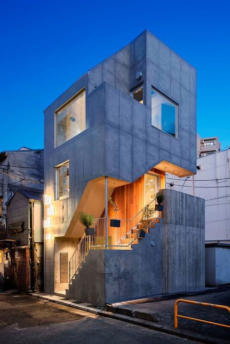 Stairs Building, Yokohama Japan, Architecture Design Sketch, Architecture Model House, Concrete House, Small Buildings, Japanese Architecture, House Architecture Design, Brutalism