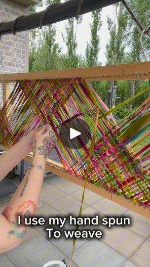 167K views · 2.6K reactions | Weaving hand spun yarn on a rectangular loom #weavingloom #weavingyarn #handwoventextiles #textileart #fibreart #merinowool Mynoushart  ➡️Share this helps - thank you 🙏 | Joyce Huard | Kalandra · Mørke Skoger Hand Spun Yarn, Weaving Yarn, Hand Woven Textiles, Weaving Process, Handspun Yarn, Loom Weaving, Hand Spinning, Textile Art, Fiber Art