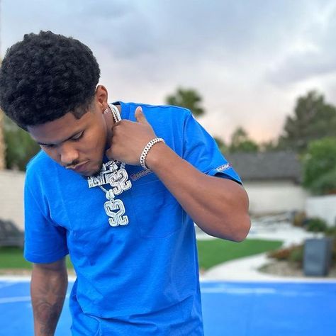 Shakur Stevenson on Instagram: "Somebody told me to step into my spotlight don’t let these people block yo blessings.. That shit stuck wit me so heavy 💙" Shakur Stevenson, October 2, Boxing, Tell Me, United States, Let It Be, On Instagram, Quick Saves, Instagram