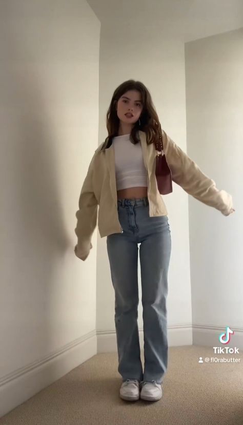 Beige Zip Up Outfit, Simple Outfits Jeans, Jacket For School, Primark Outfit, Fall Weather Outfits, Primark Jeans, Primark Shoes, Uni Fits, Casual Outfits Fashion