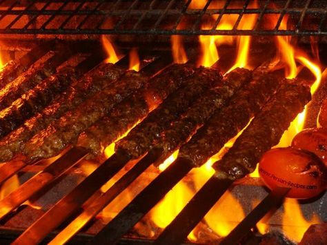 Kebab( iranian food) Persian Kabob, Kabab Koobideh, Kurdish Cuisine, Iranian Dishes, Persian Recipes, Iranian Cuisine, Sausage Dishes, Persian Cuisine, Iranian Food